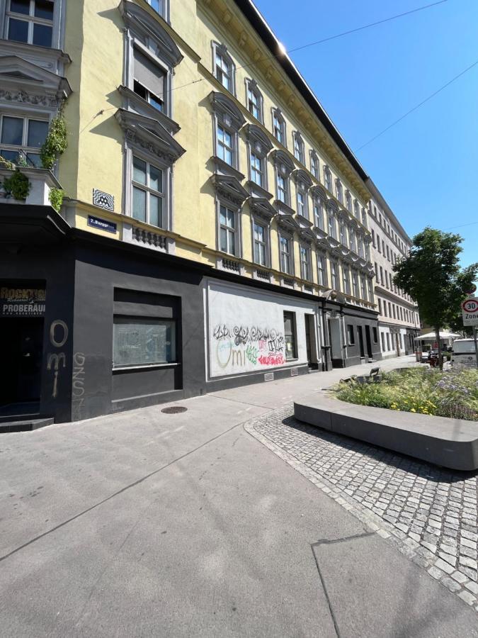 Sunny Apartment Next To Metro 1Br Viena Exterior foto