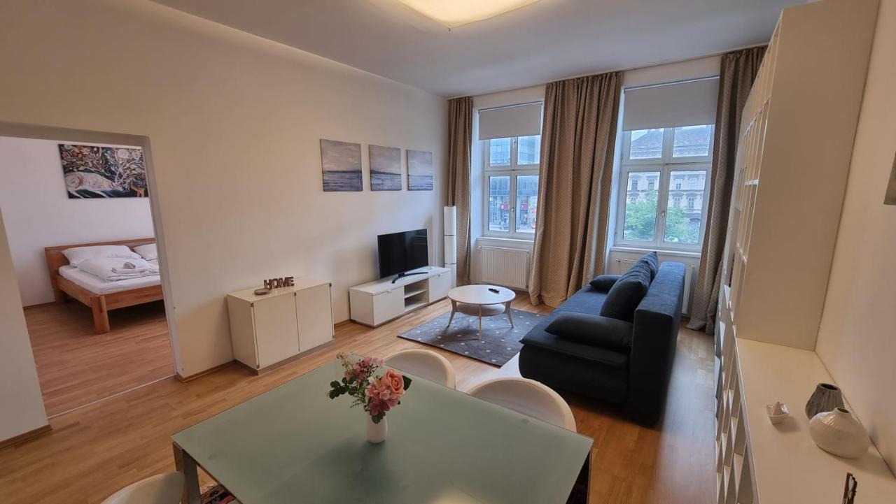 Sunny Apartment Next To Metro 1Br Viena Exterior foto