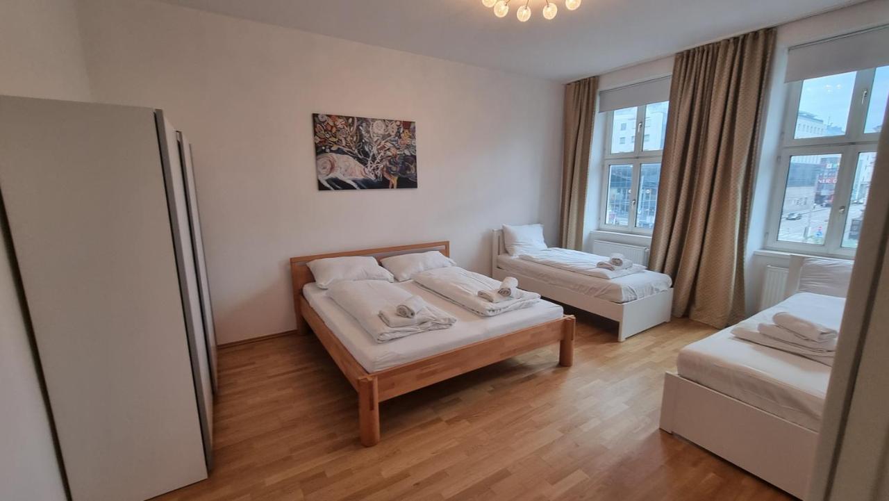 Sunny Apartment Next To Metro 1Br Viena Exterior foto