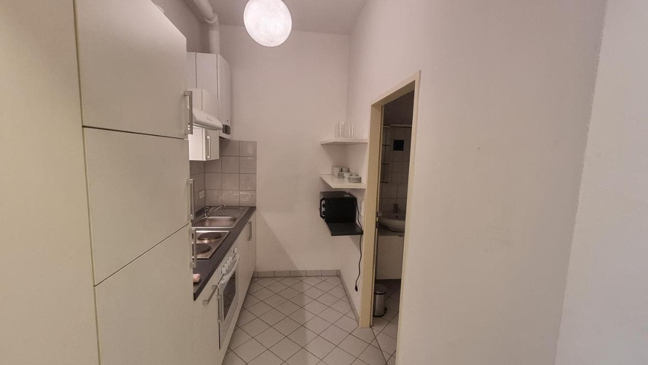 Sunny Apartment Next To Metro 1Br Viena Exterior foto