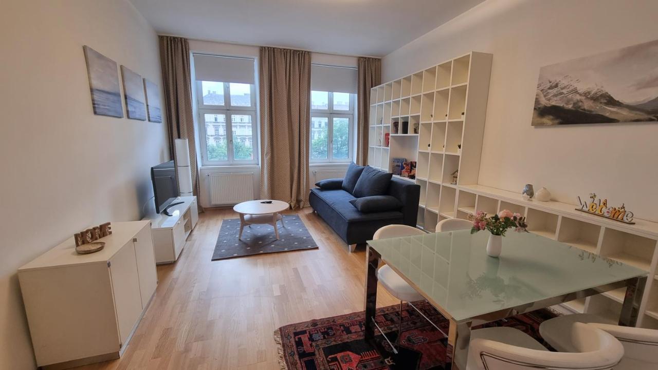 Sunny Apartment Next To Metro 1Br Viena Exterior foto